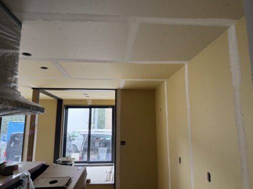 T様邸〜クロス工事
